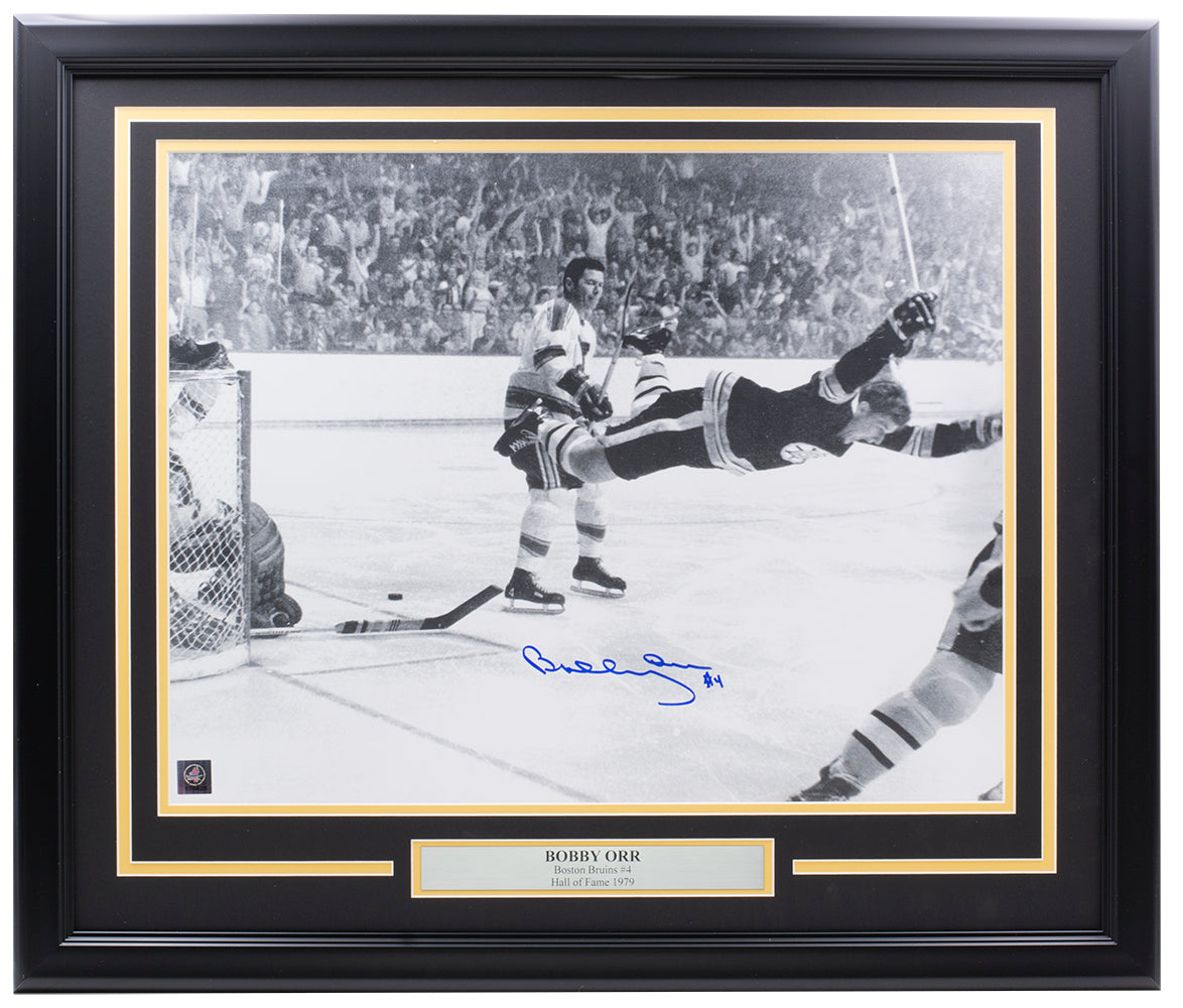 Bobby Orr Autographed Signed Framed Boston Bruins Jersey 