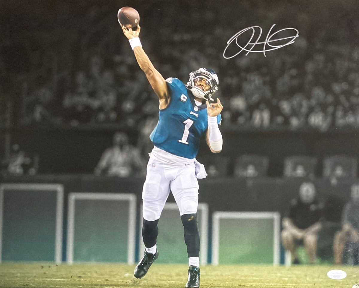 Jalen Hurts Philadelphia Eagles Fanatics Authentic Autographed 16 x 20  White Jersey Throwing Photograph