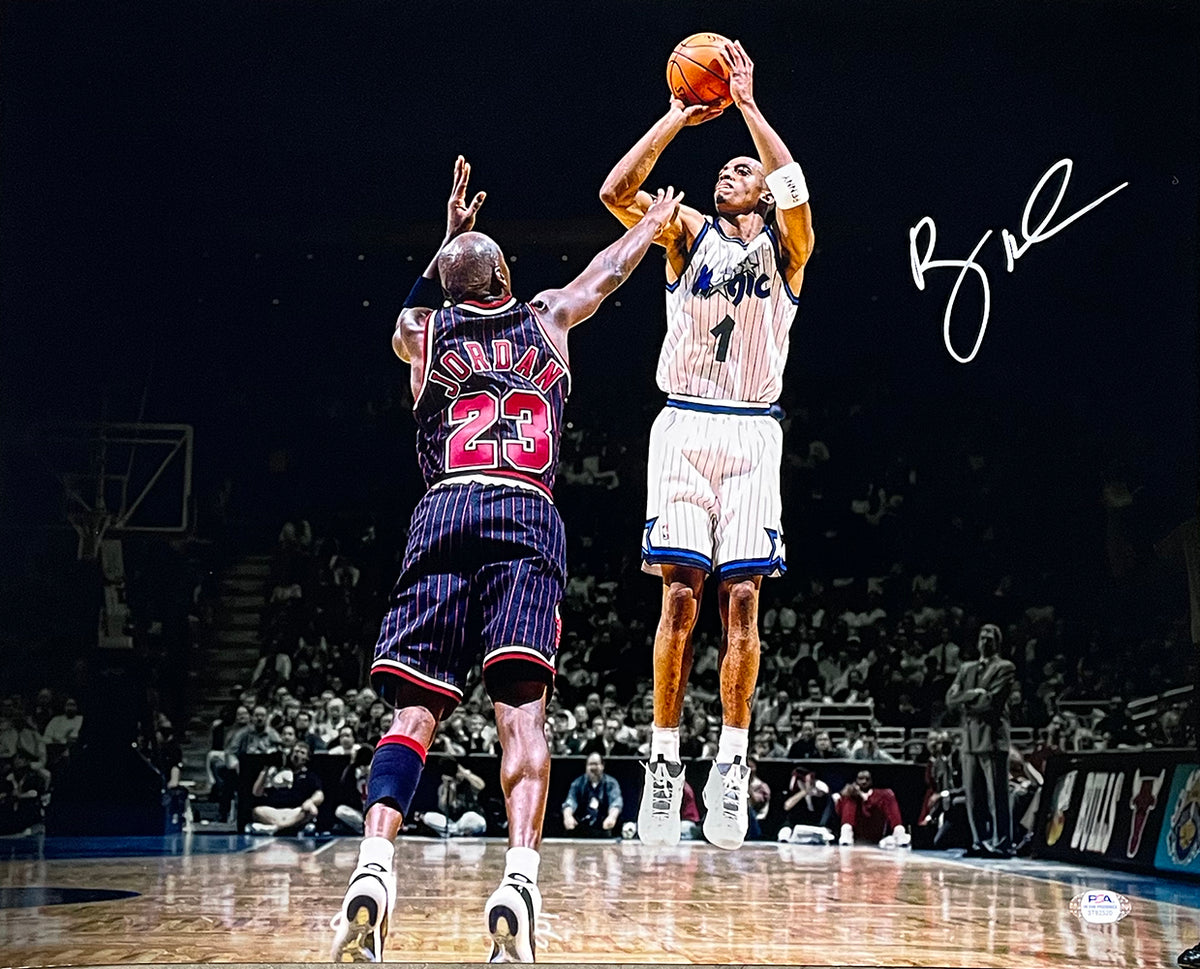 Penny Hardaway Orlando Magic Autographed 16 x 20 Lay Up vs. New