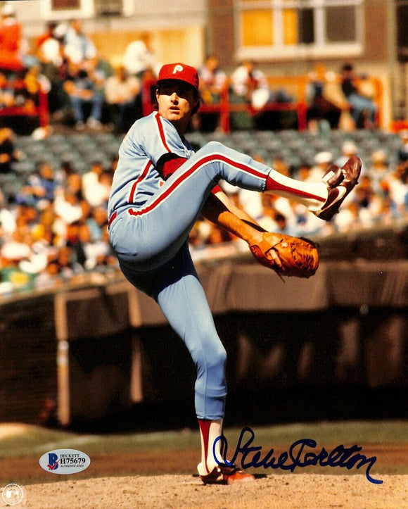 Steve Carlton Signed Philadelphia Phillies Pitching Action 8x10