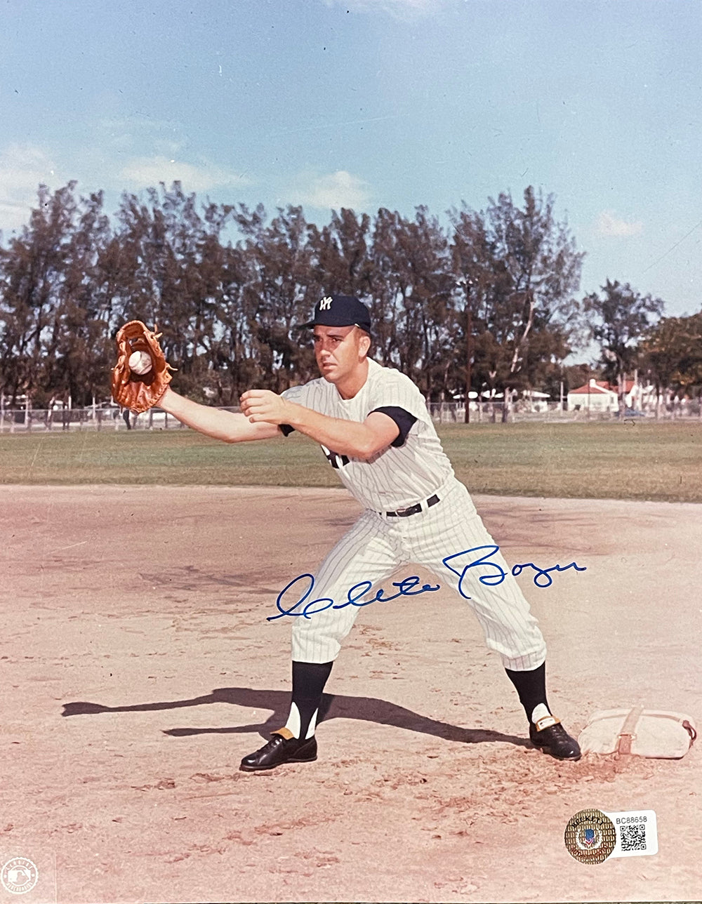 Autographed Rob Thomson 8x10 New York Yankees Photo at 's