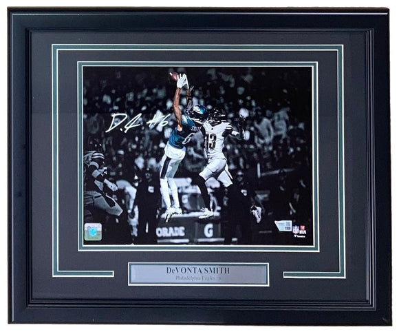 Devonta Smith Signed Framed 11x14 Philadelphia Eagles Photo Fanatics - Sports Integrity