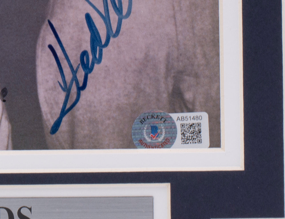 Joe DiMaggio Signed Yankees 8x10 Photo (Beckett)