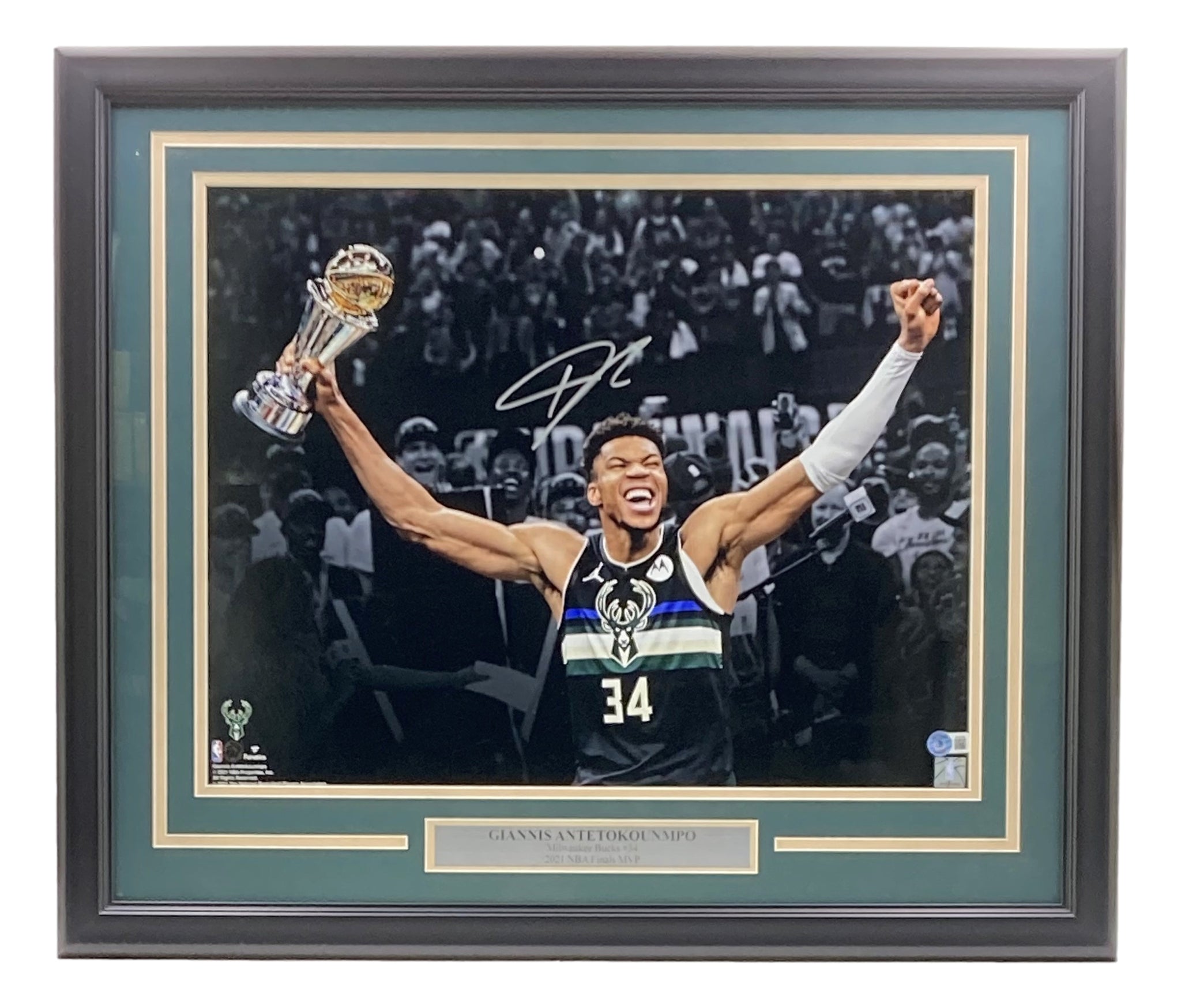 Giannis Antetokounmpo Authentic Signed Framed 16x20 Photo Autographed