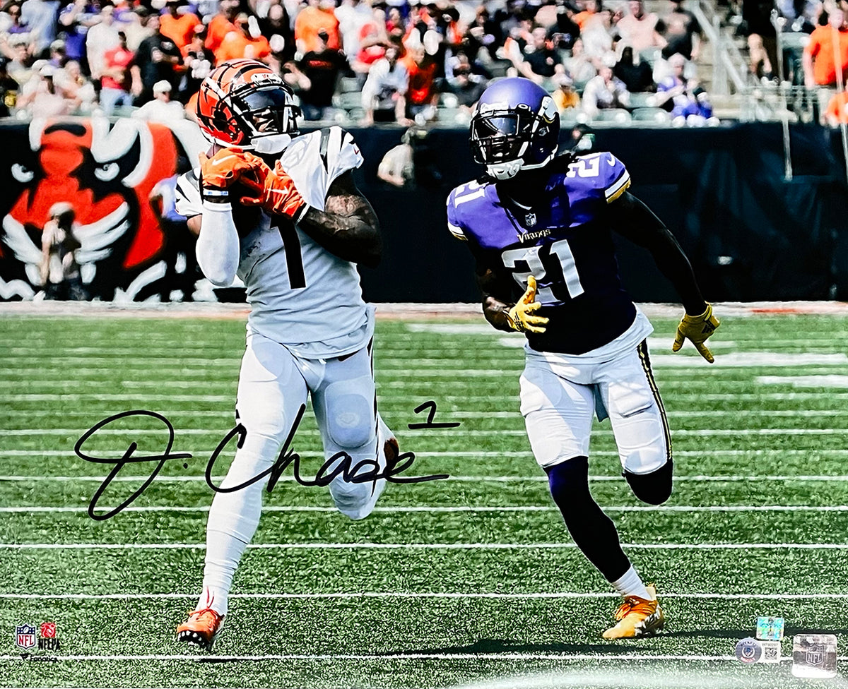 Ja'Marr Chase Signed Framed 16x20 Cincinnati Bengals White Jersey Phot –  Sports Integrity