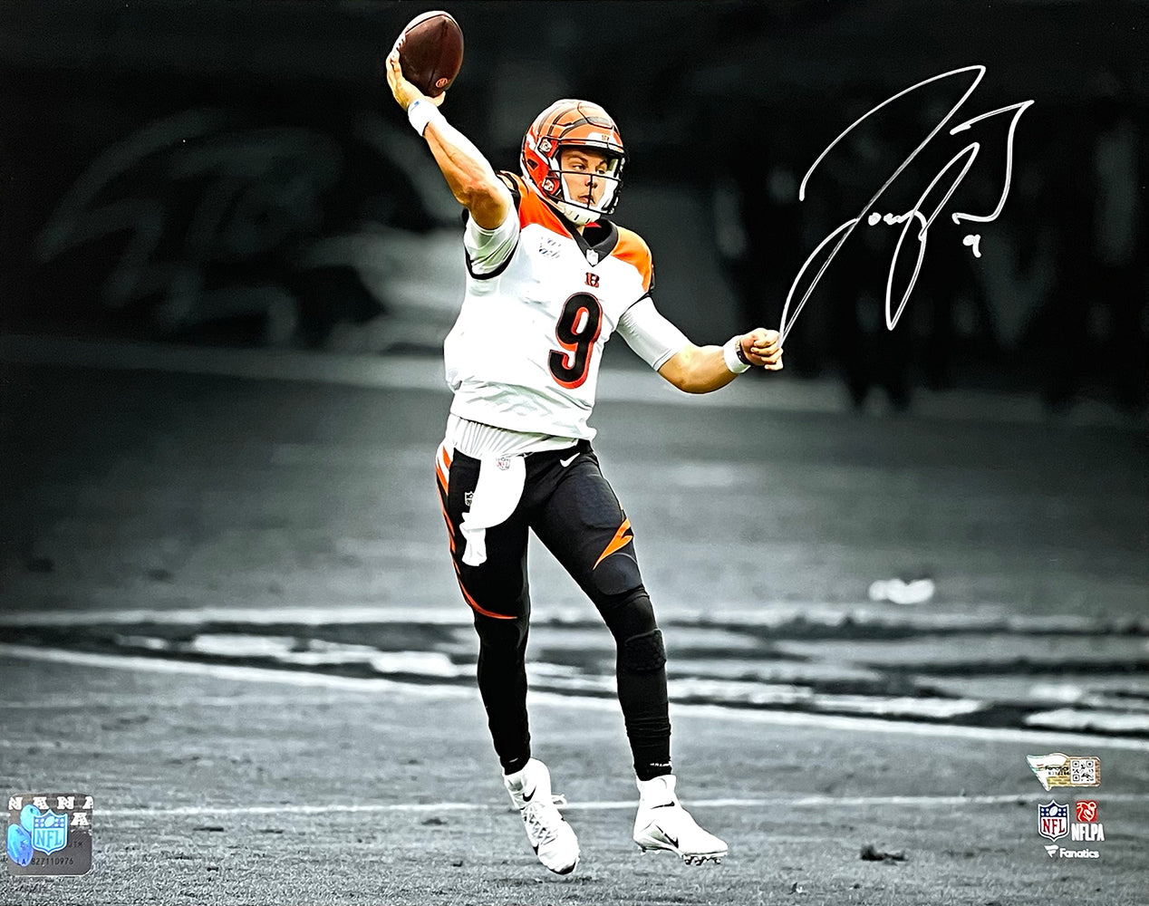 12/4/2022 Joe Burrow Signed & Inscribed Cincinnati Bengals Game Worn Alternate  Jersey from Clutch 27-24 Win Over Mahomes & Chiefs (Easily Photomatched) -  Fanatics Authentic, PSA/DNA — PRICE REALIZED: $82,864 - SCP AUCTIONS