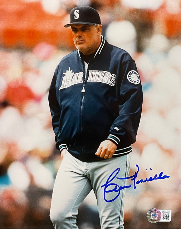 LOU PINIELLA SIGNED SEATTLE MARINERS HALL OF FAME NIGHT MAGAZINE PROGRAM w  PROOF