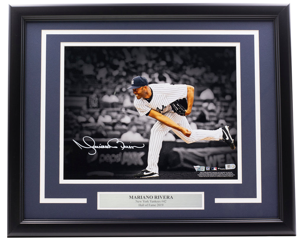 MARIANO RIVERA New York Yankees Autographed / Inscribed HOF 2019