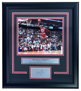 Michael Jordan Bulls Framed 8x10 Gatorade Dunk Photo w/Laser Engraved Signature - Sports Integrity