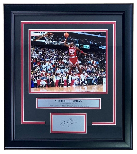 Michael Jordan Bulls Framed 8x10 Gatorade Dunk Photo w/Laser Engraved Signature