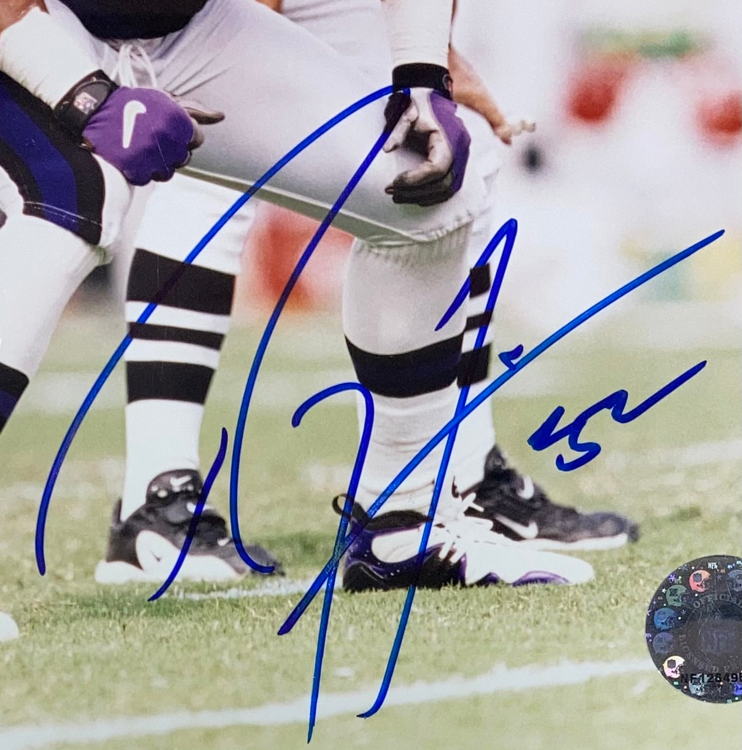 Ray Lewis Signed Ravens 8x10 Photo (Beckett)