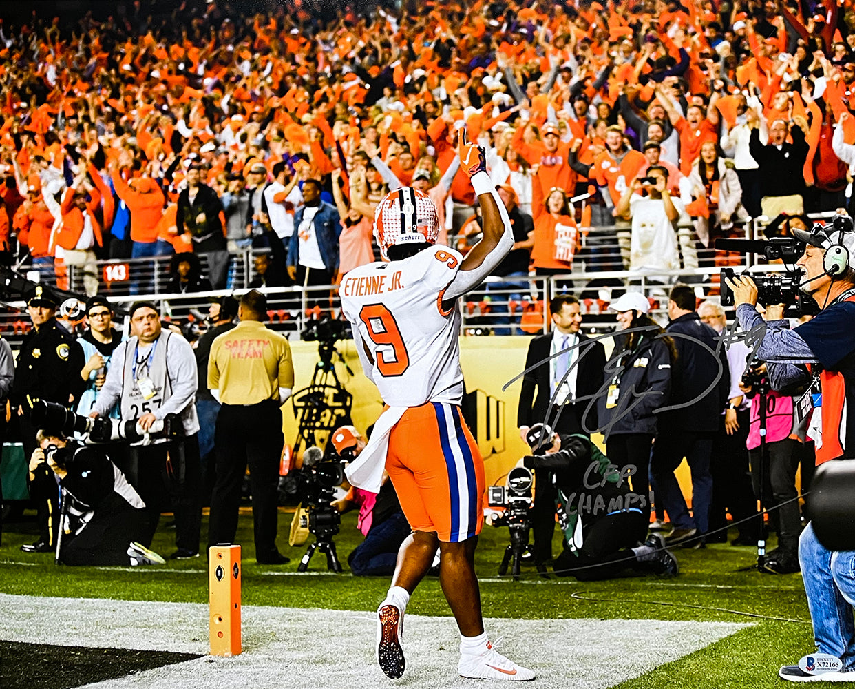 Travis Etienne Jr. Signed Jersey (Beckett)